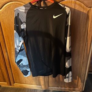 Nike Men's Camo sleeve Black and Gray Long Sleeve Shirt